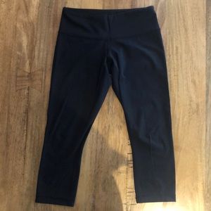 Black Lululemon Cropped leggings | size 4